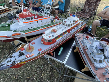Kurineckú vodu brázdili lode zvučných mien